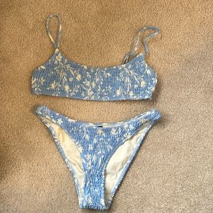Blue and white pattern triangl bikini. Top and bottom size small